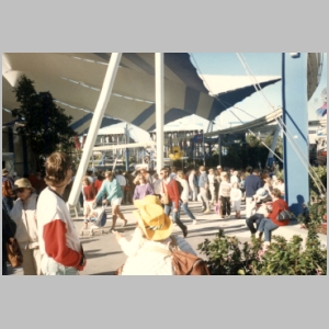 1988-08 - Australia Tour 097 - Worlds Fair Crowds.jpg